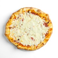P10. Pizza juustoreunalla